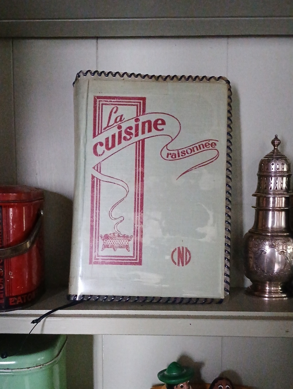 Vintage Recipe Book In French "La Cuisine raisonnée"